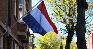 Нідерланди профінансують виробництво гібридних машин